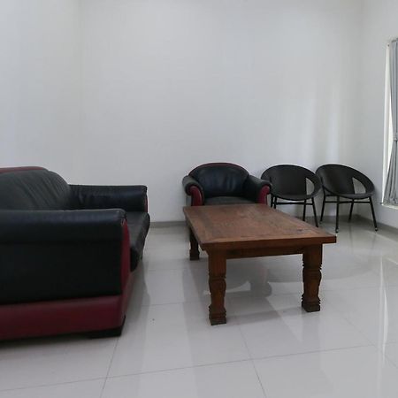 Reddoorz Plus At Panorama Villas Batu Бату Екстериор снимка