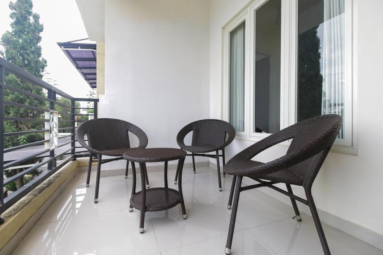 Reddoorz Plus At Panorama Villas Batu Бату Екстериор снимка